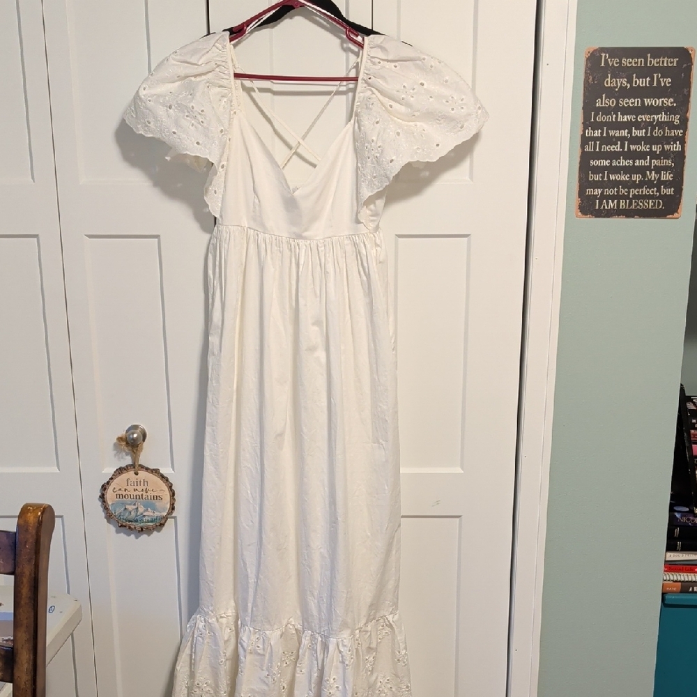 En Saison White Eyelet Maxi Dress Size Medium
